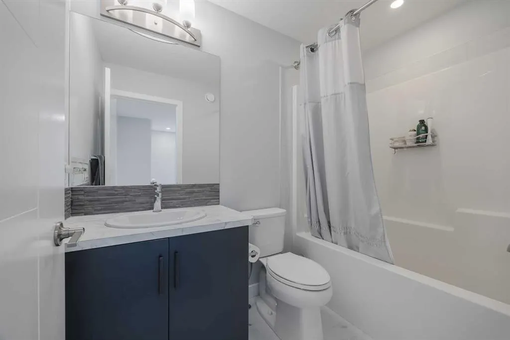 190 Magnolia Square SE