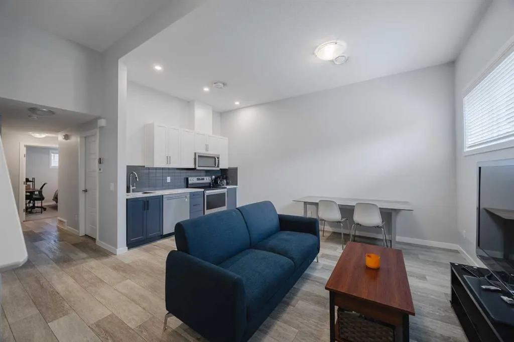 190 Magnolia Square SE
