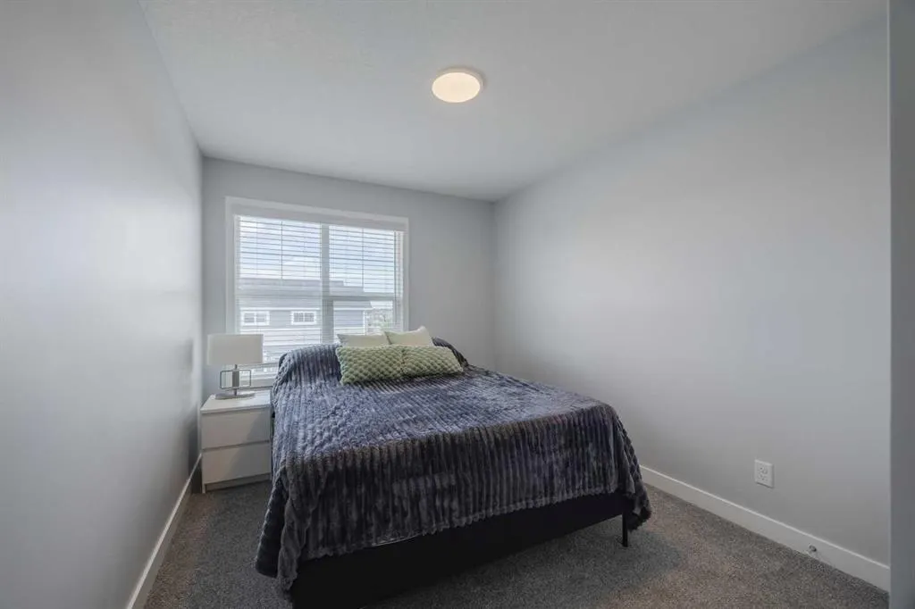 190 Magnolia Square SE