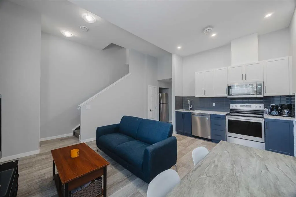 190 Magnolia Square SE