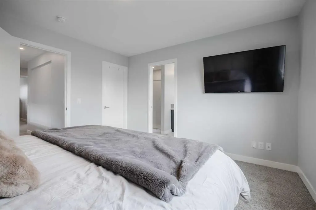 190 Magnolia Square SE
