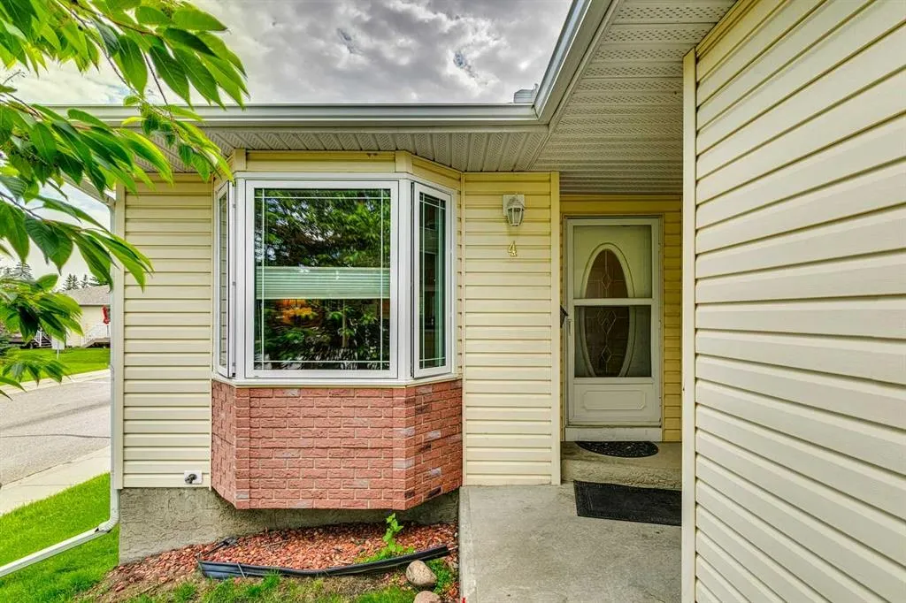 4 Dovista Court SE