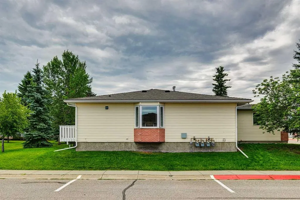 4 Dovista Court SE