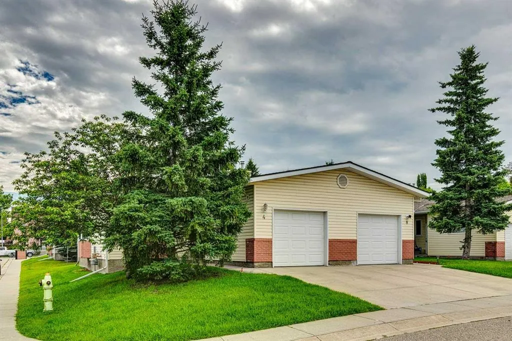 4 Dovista Court SE