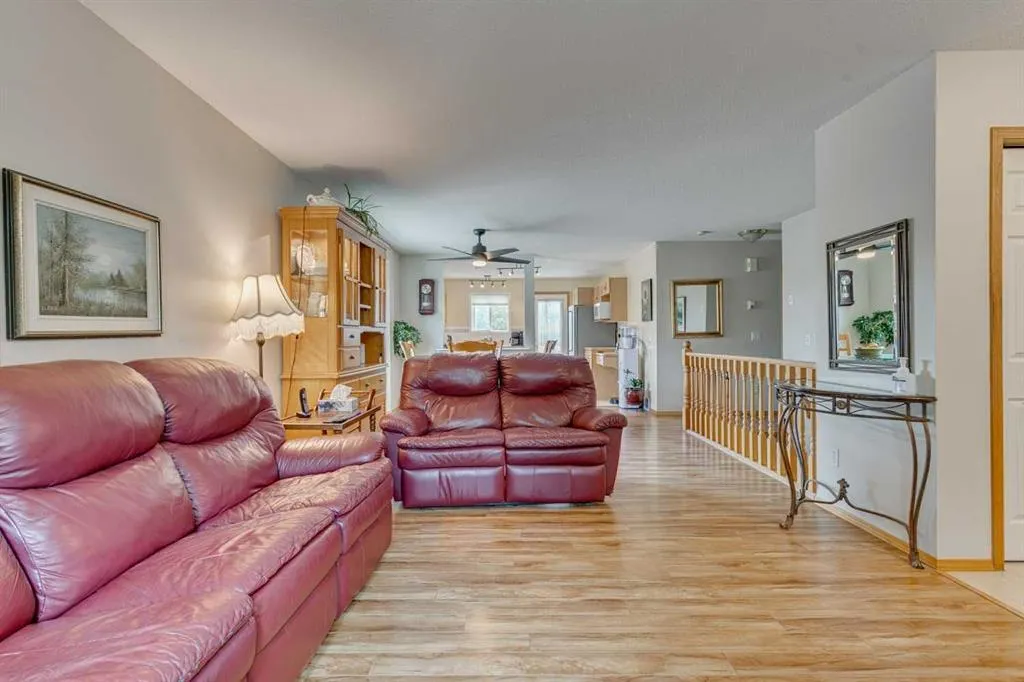 4 Dovista Court SE