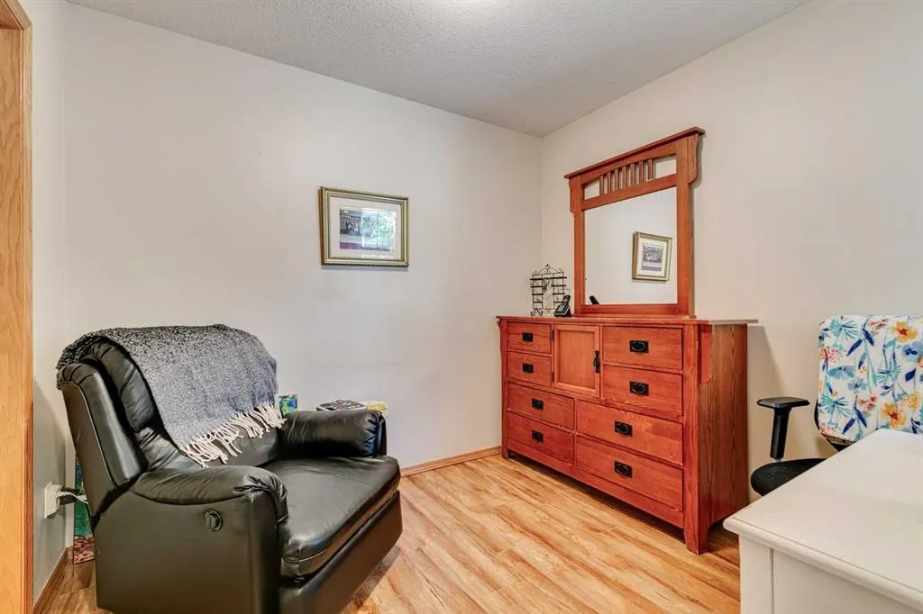 4 Dovista Court SE