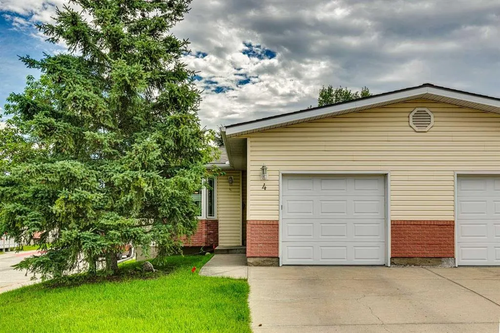 4 Dovista Court SE