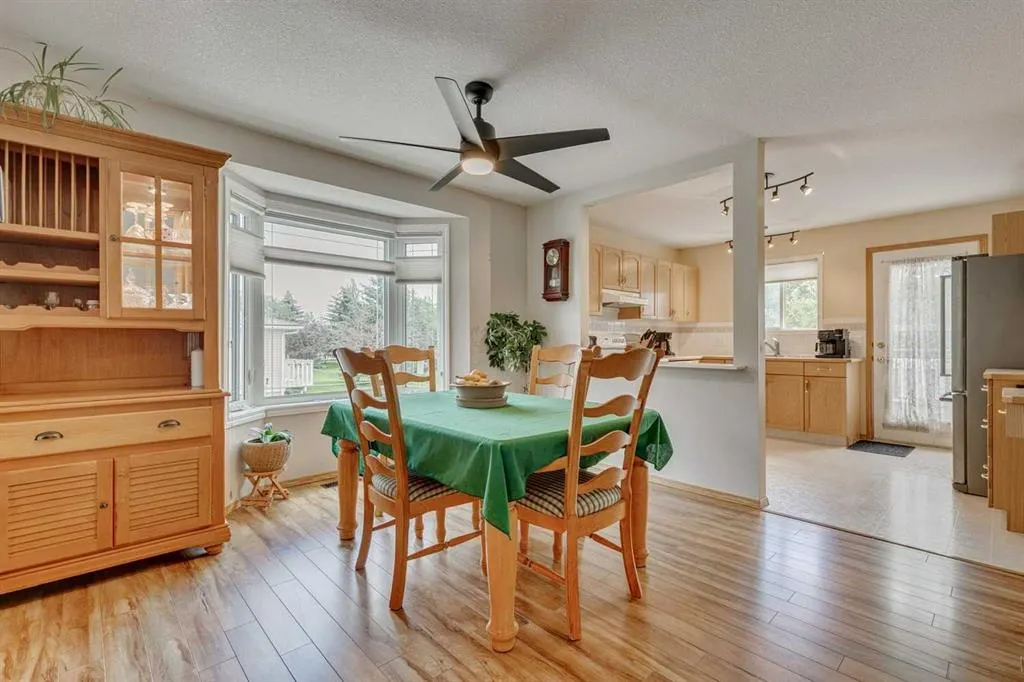 4 Dovista Court SE