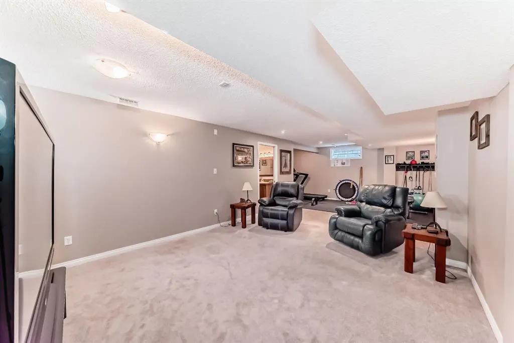 6 Gleneagles Close
