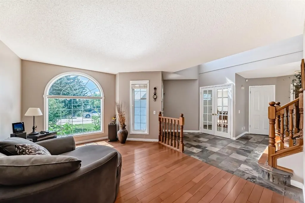 6 Gleneagles Close