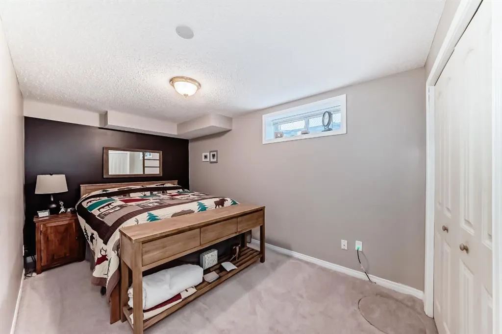 6 Gleneagles Close