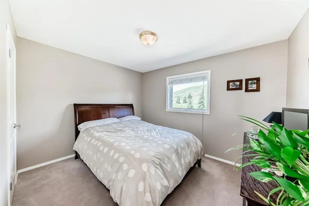 6 Gleneagles Close