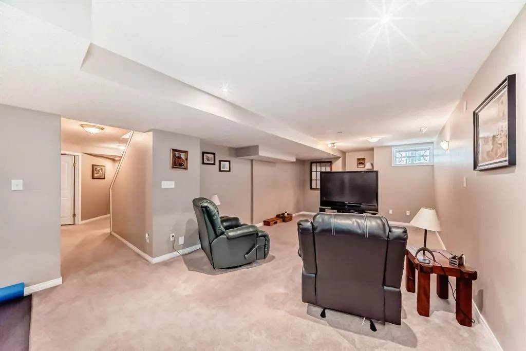 6 Gleneagles Close