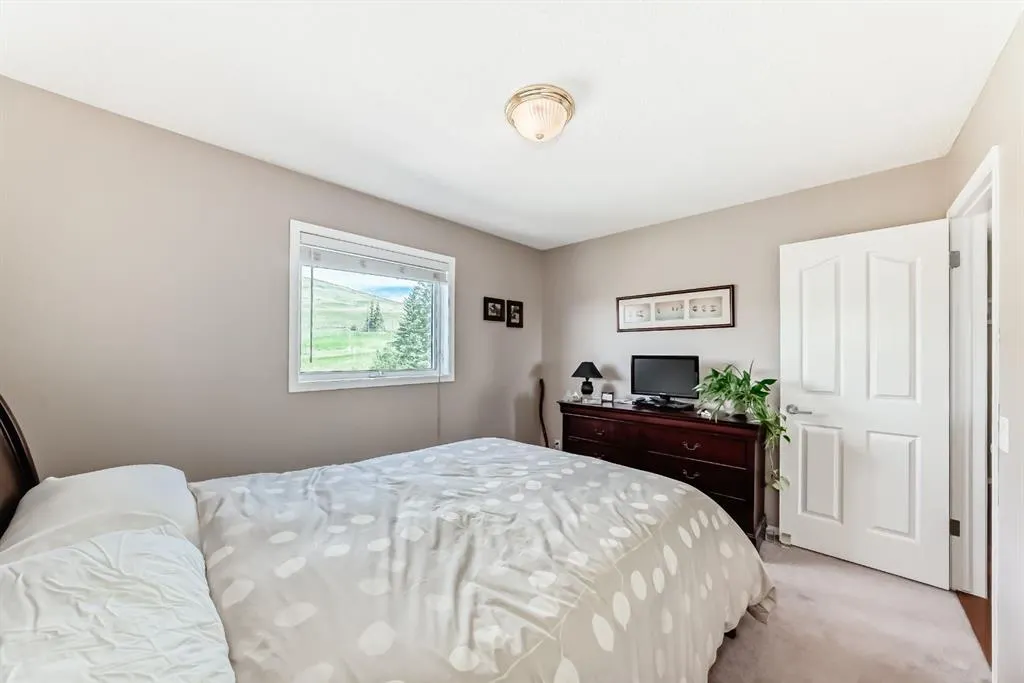 6 Gleneagles Close