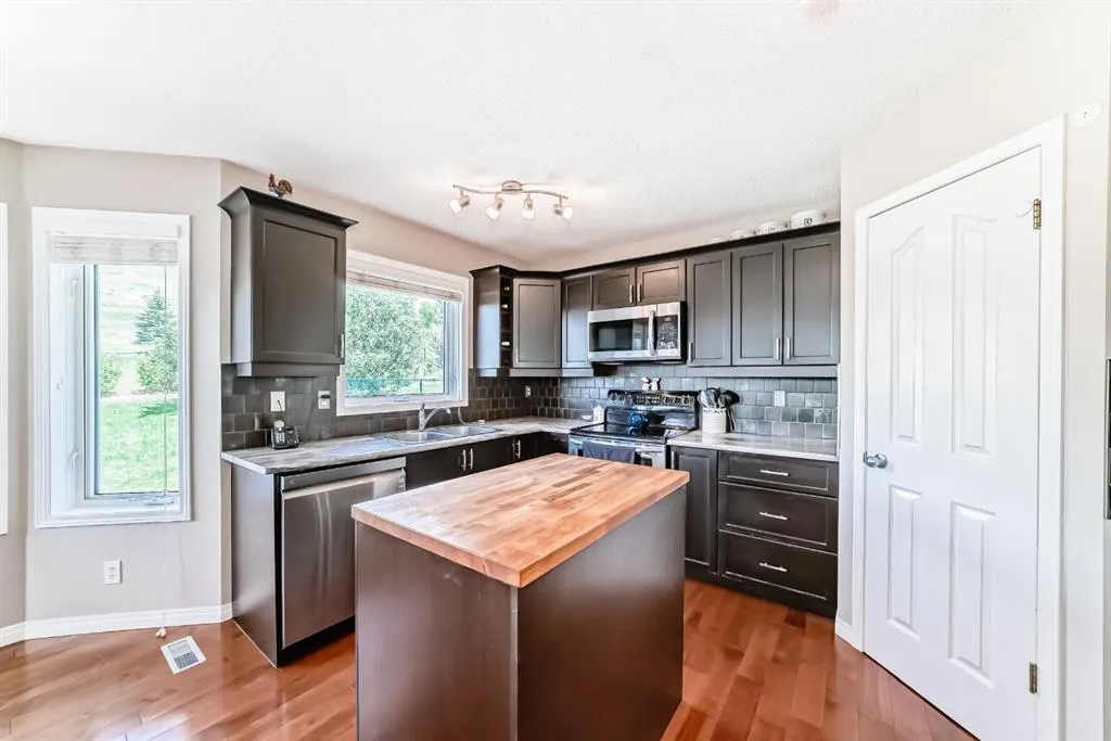 6 Gleneagles Close