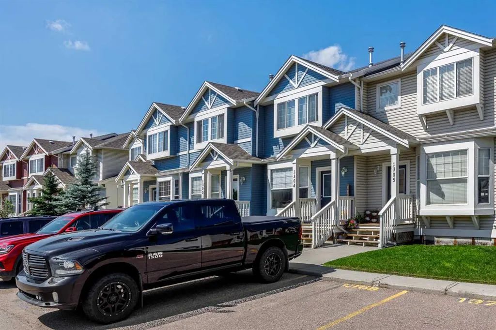 703 Luxstone Square SW, #1303