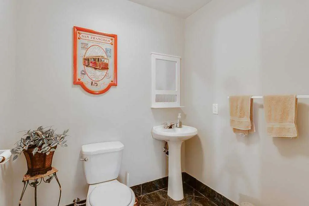 249 West Lakeview Place