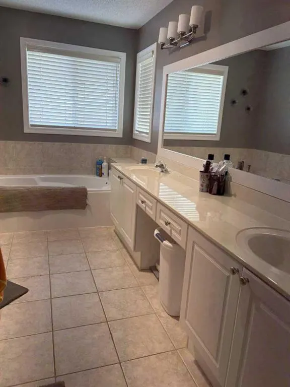 249 West Lakeview Place