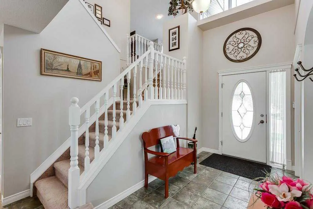 249 West Lakeview Place