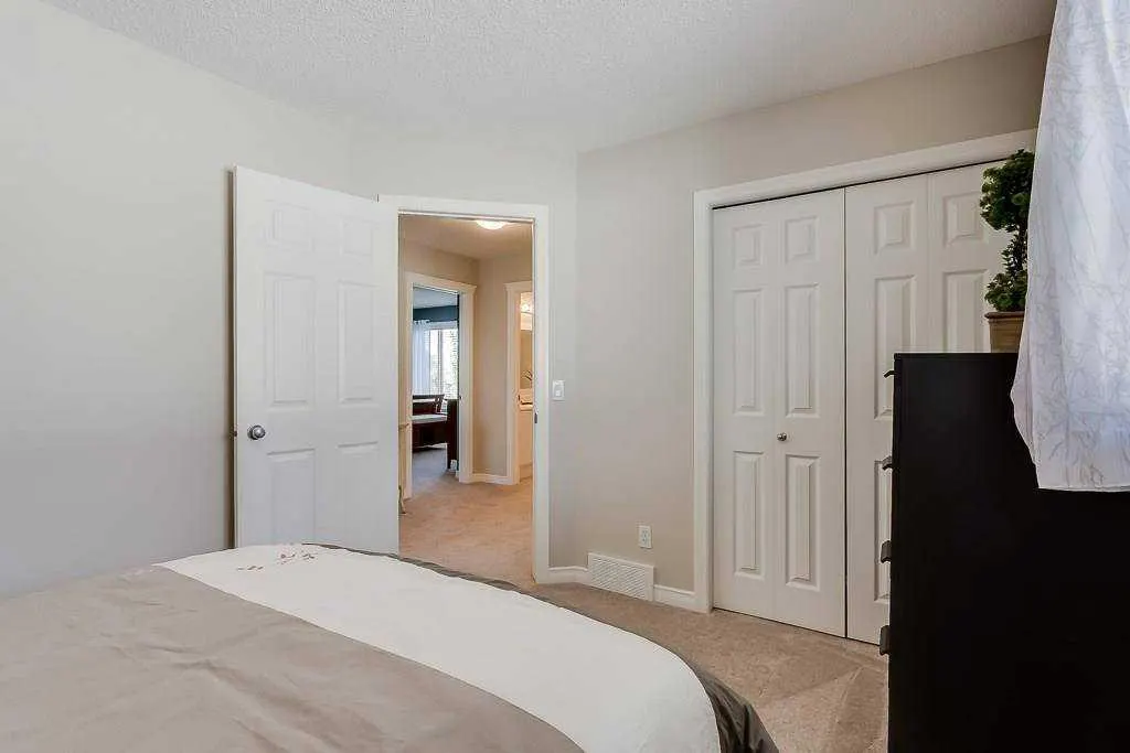 249 West Lakeview Place