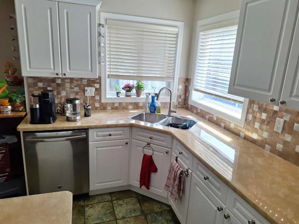 249 West Lakeview Place