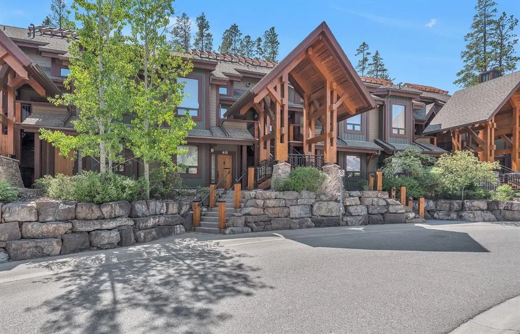 107 Armstrong Place, #612