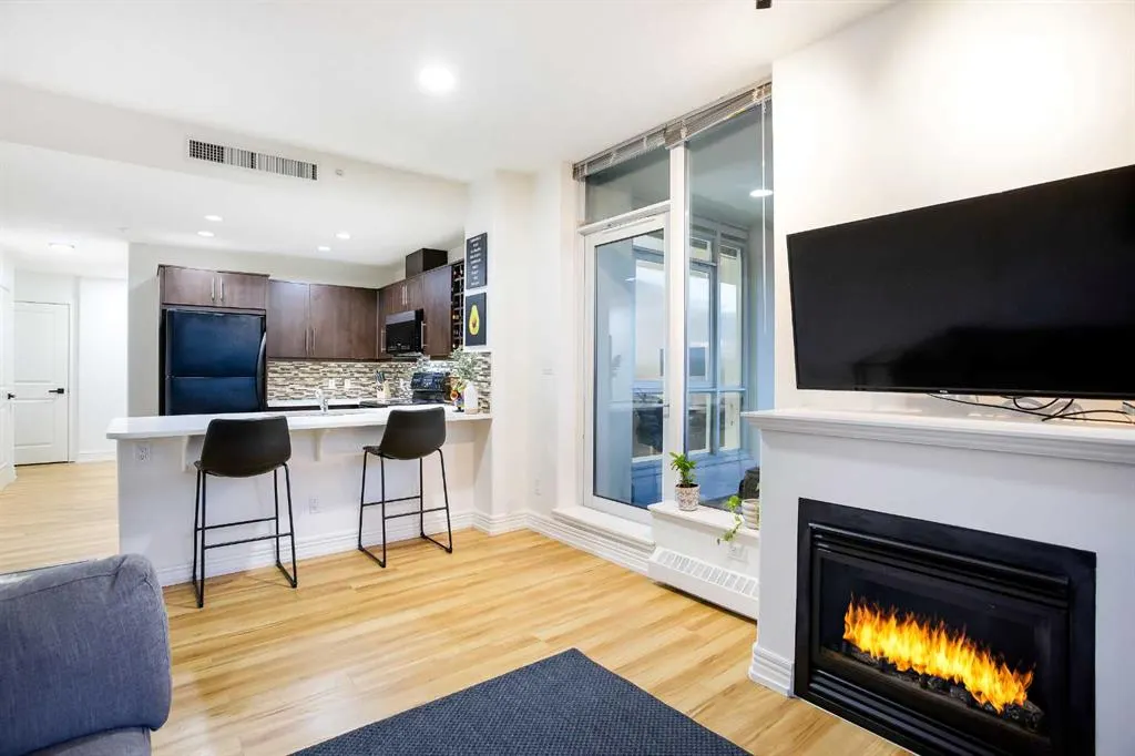 55 Spruce Place SW, #807