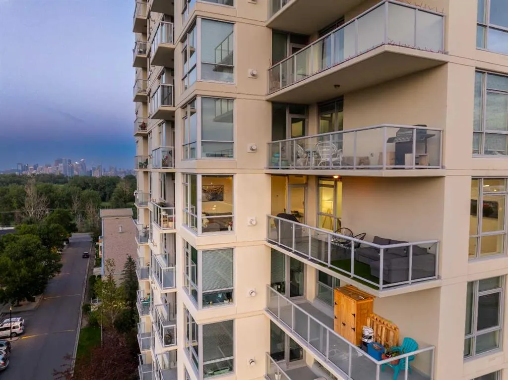 55 Spruce Place SW, #807