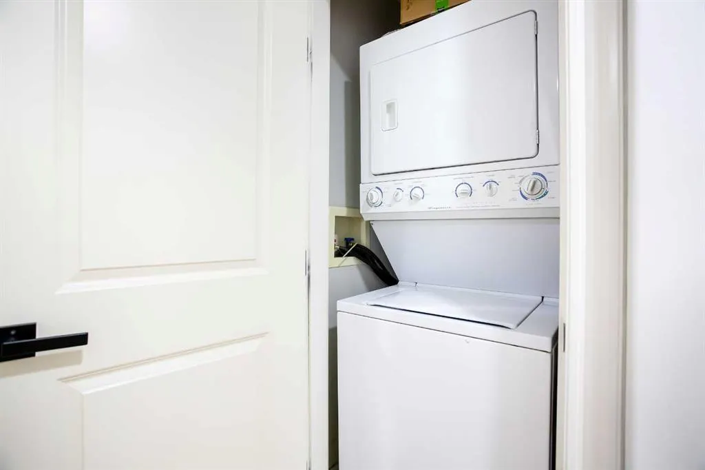 55 Spruce Place SW, #807