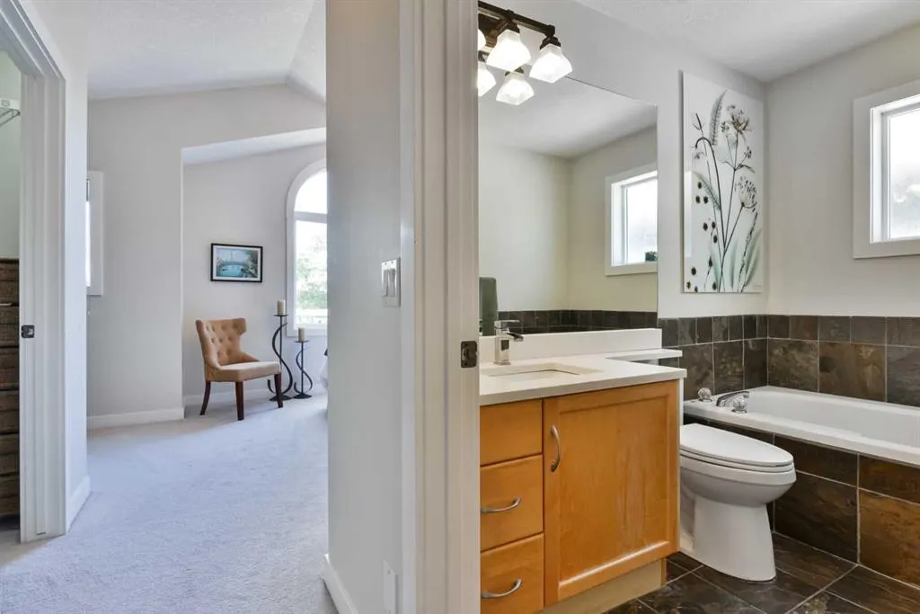 2508 17 Street SE