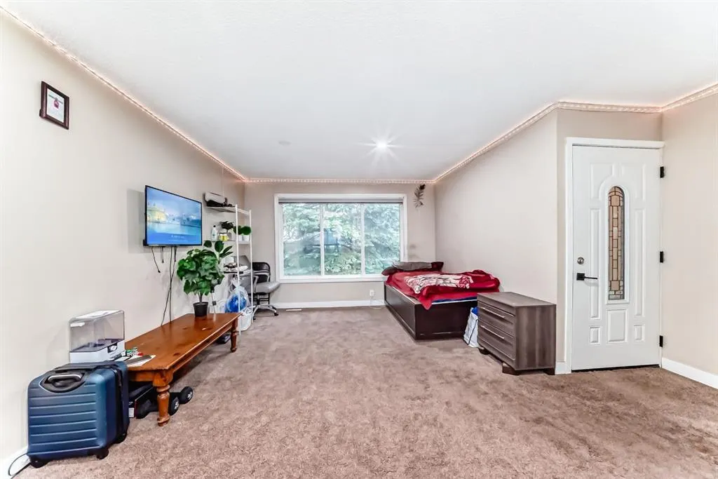 16 Falworth Place NE