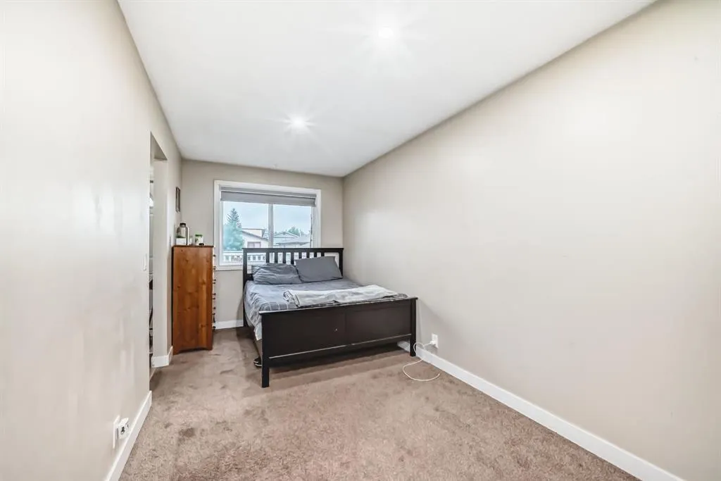 16 Falworth Place NE