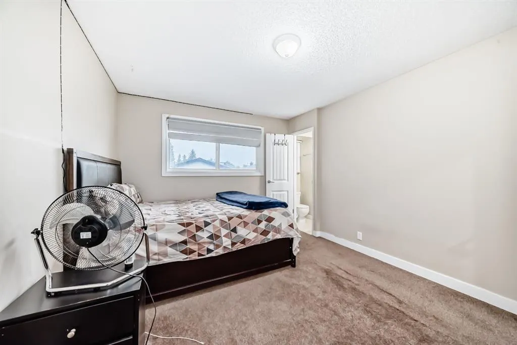 16 Falworth Place NE
