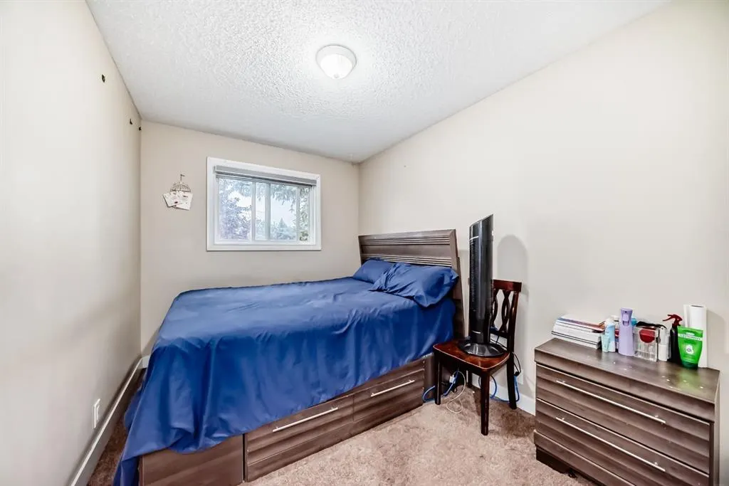 16 Falworth Place NE