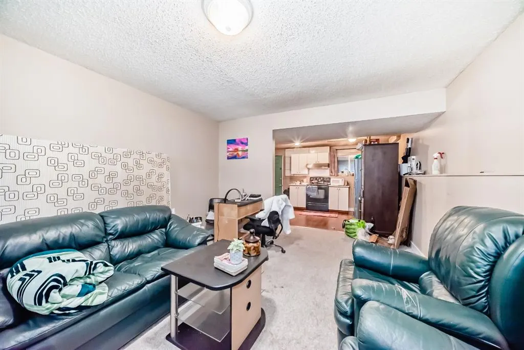 16 Falworth Place NE