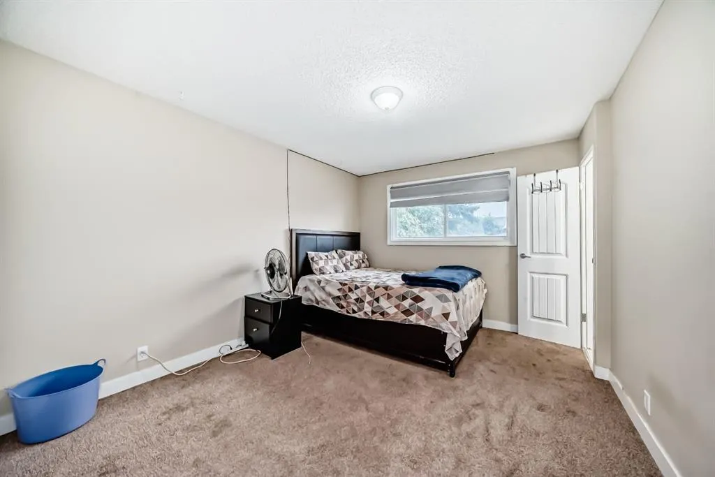 16 Falworth Place NE