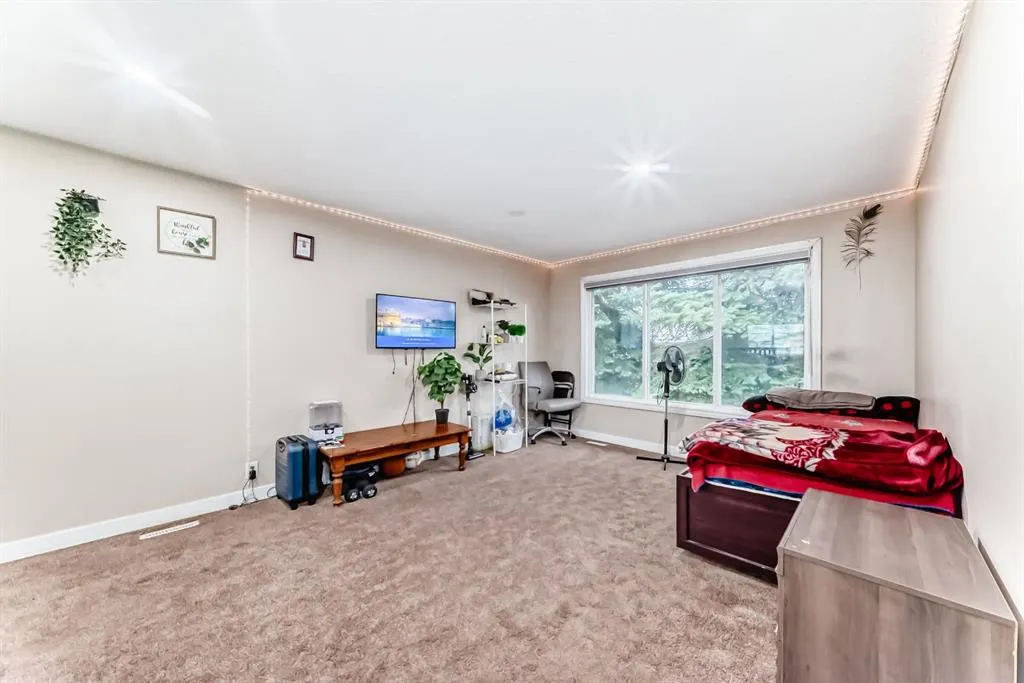 16 Falworth Place NE