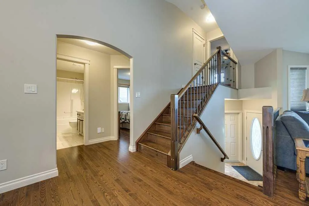 60 Sutherland Close