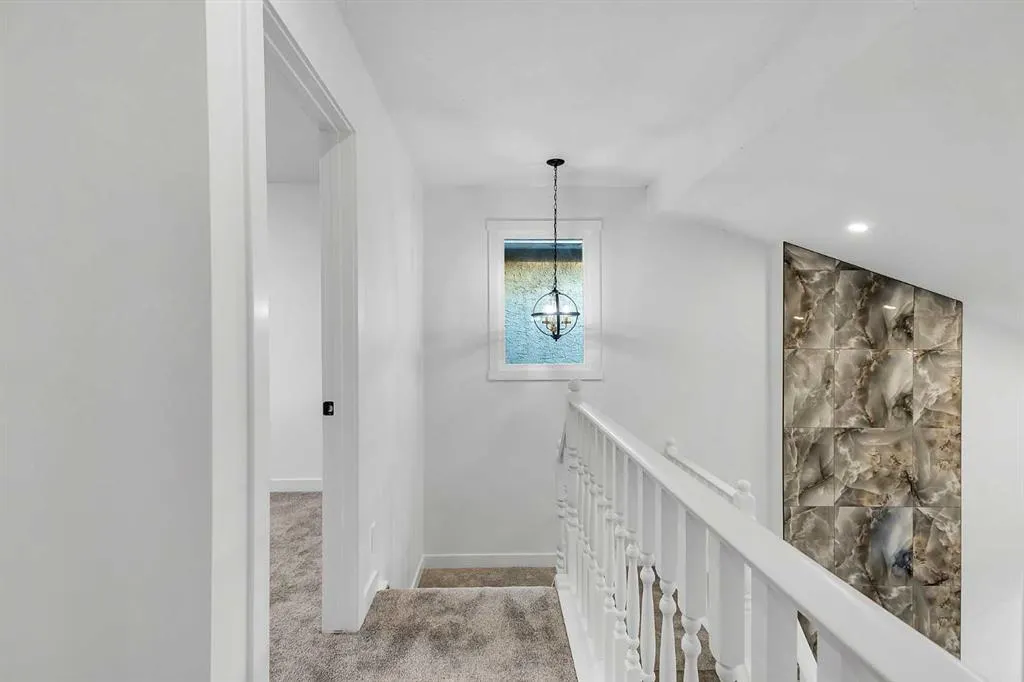 119 Macewan Glen Way NW