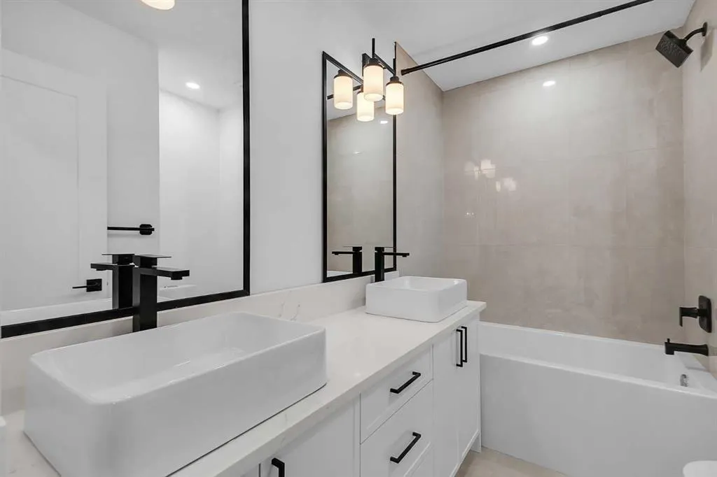 119 Macewan Glen Way NW