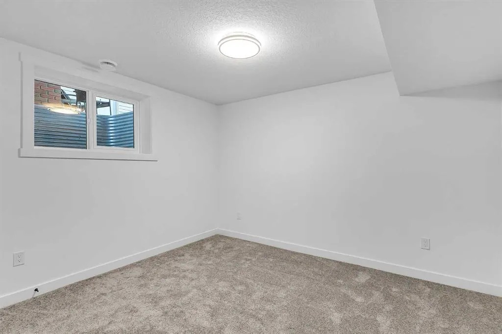 119 Macewan Glen Way NW