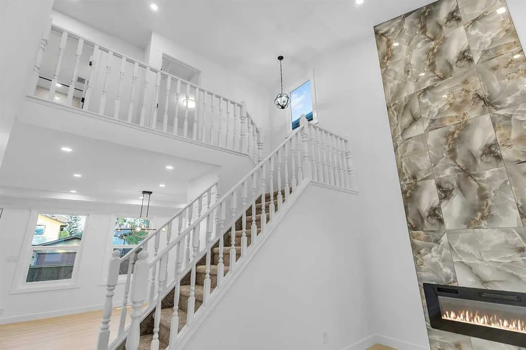 119 Macewan Glen Way NW