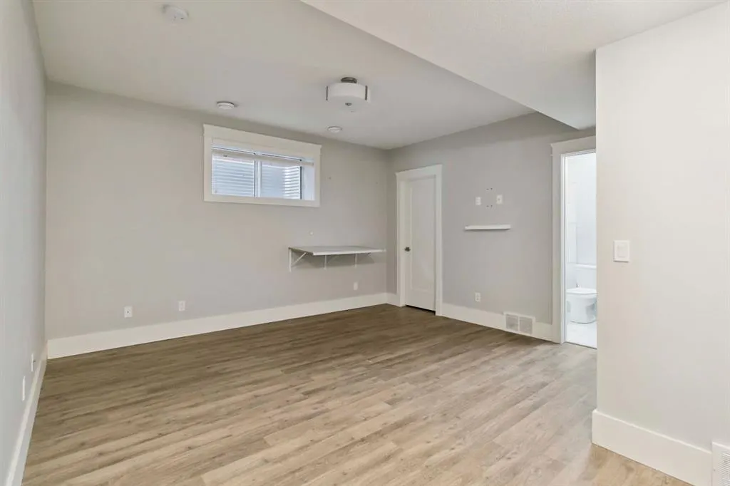 106 Athabasca Crescent