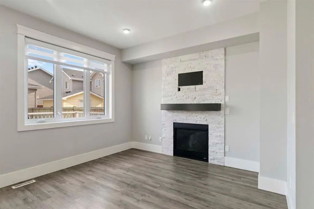 106 Athabasca Crescent