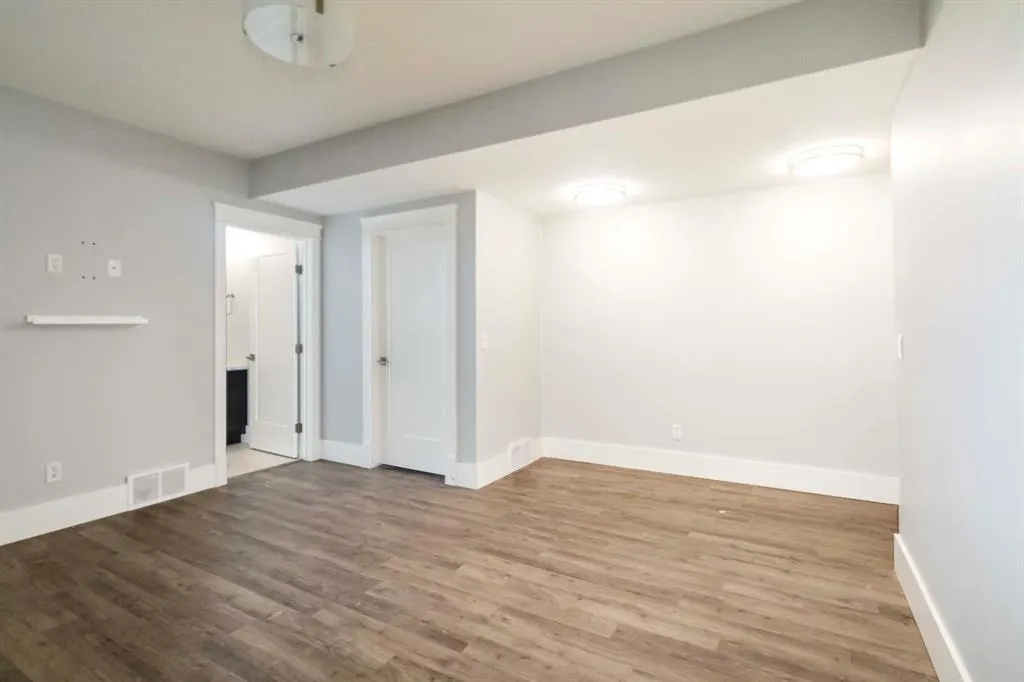 106 Athabasca Crescent