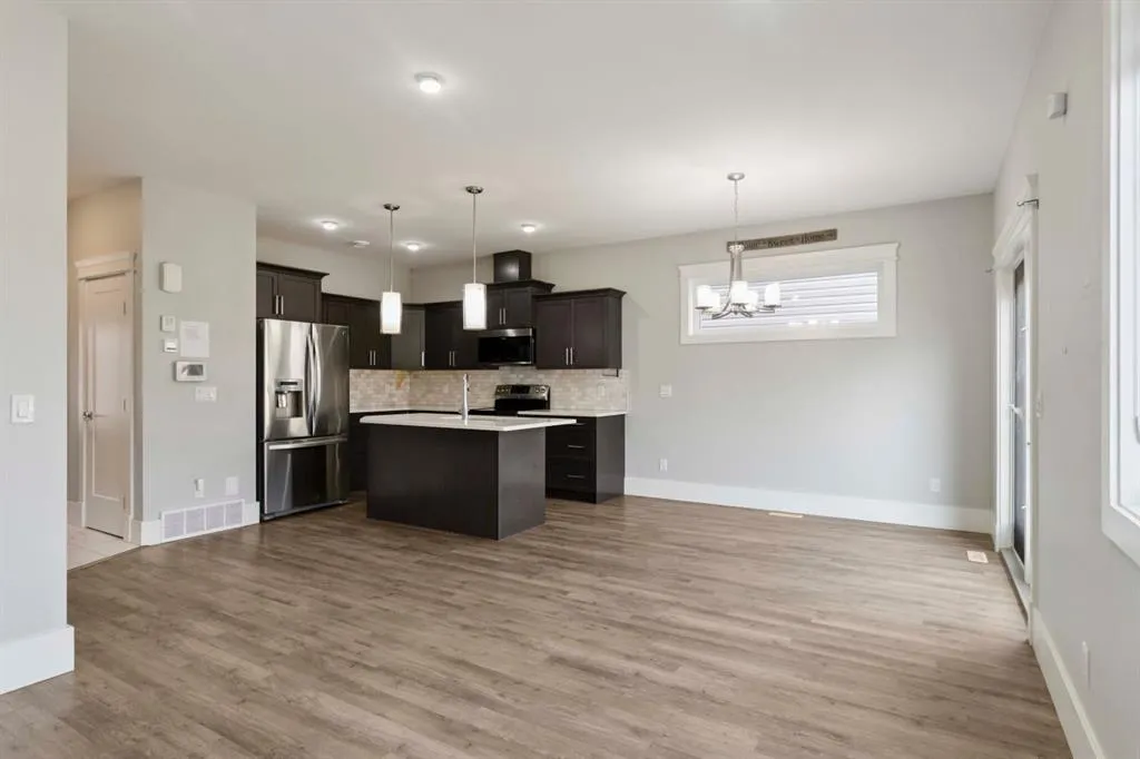 106 Athabasca Crescent