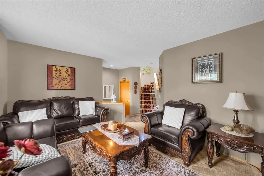 81 Covewood Green NE
