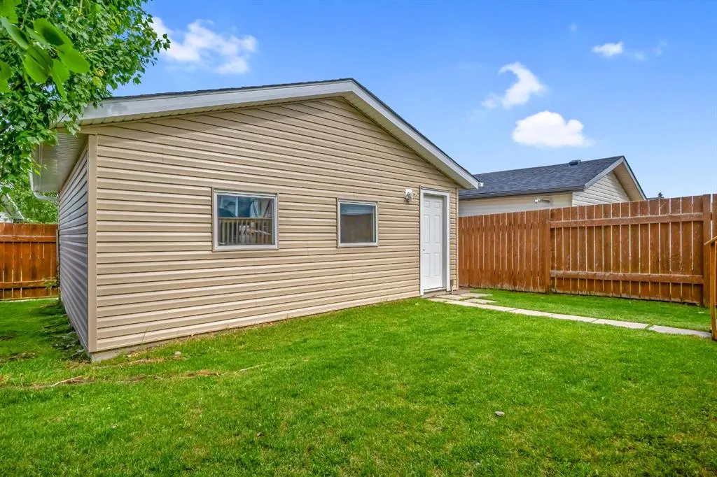 81 Covewood Green NE