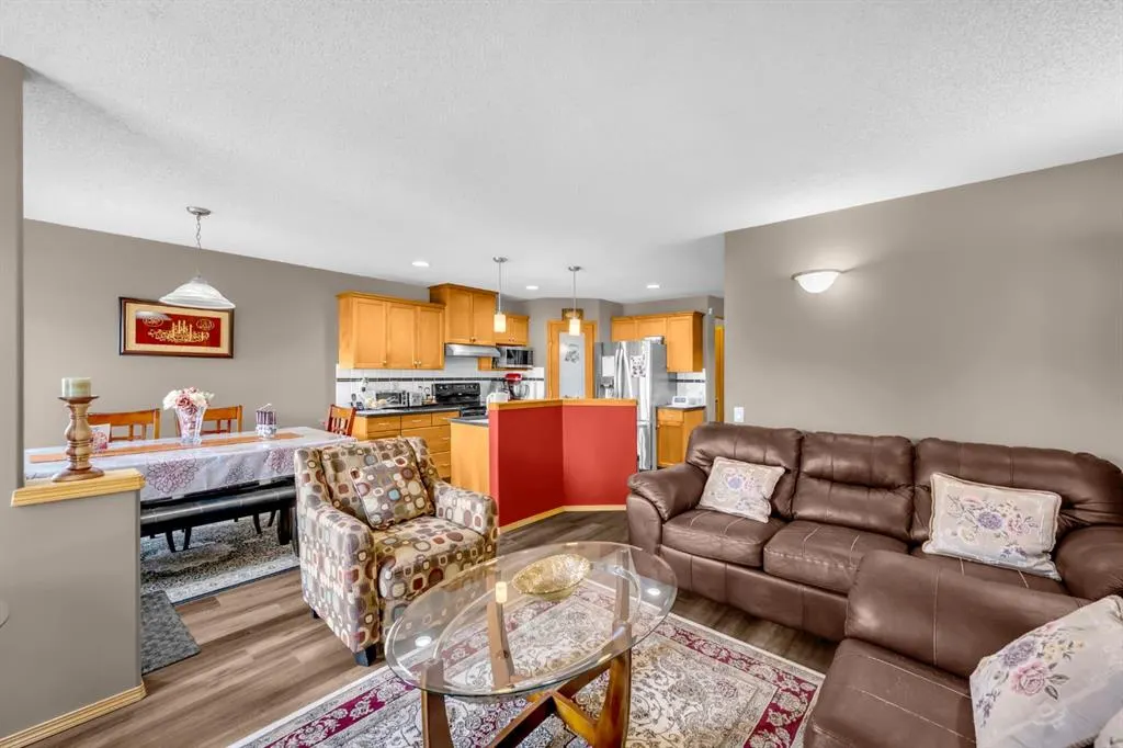 81 Covewood Green NE