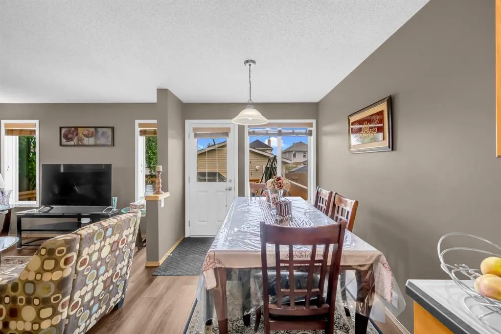 81 Covewood Green NE